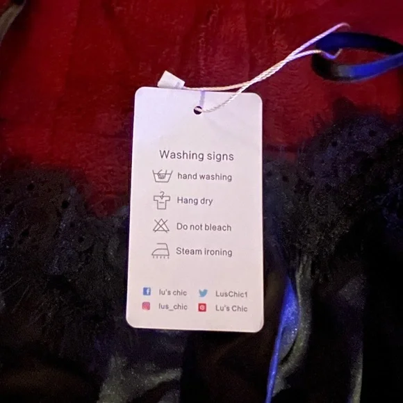 Lu’s Chic Satin and Lace Pajama Cami/short Set- Large - Picture 7 of 9